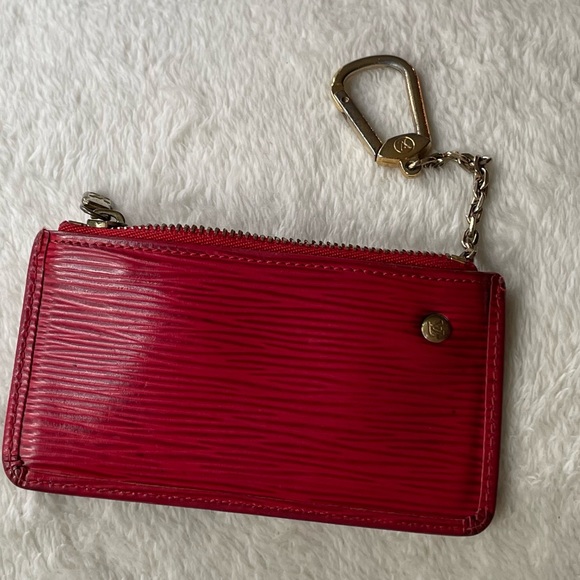 Louis Vuitton Red Epi Key Cles - Picture 12 of 16